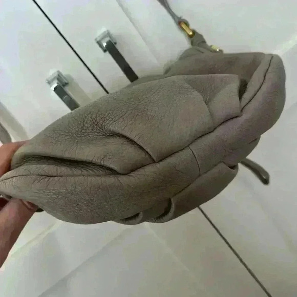 Marc by Marc Jacob’s medium size tan/beige crossbody - Picture 10 of 11